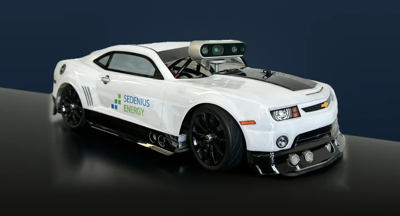 Sedenius RC Car: autonomes Modellfahrzeug im Maßstab 1:10 mit aufgesetzter Kamera